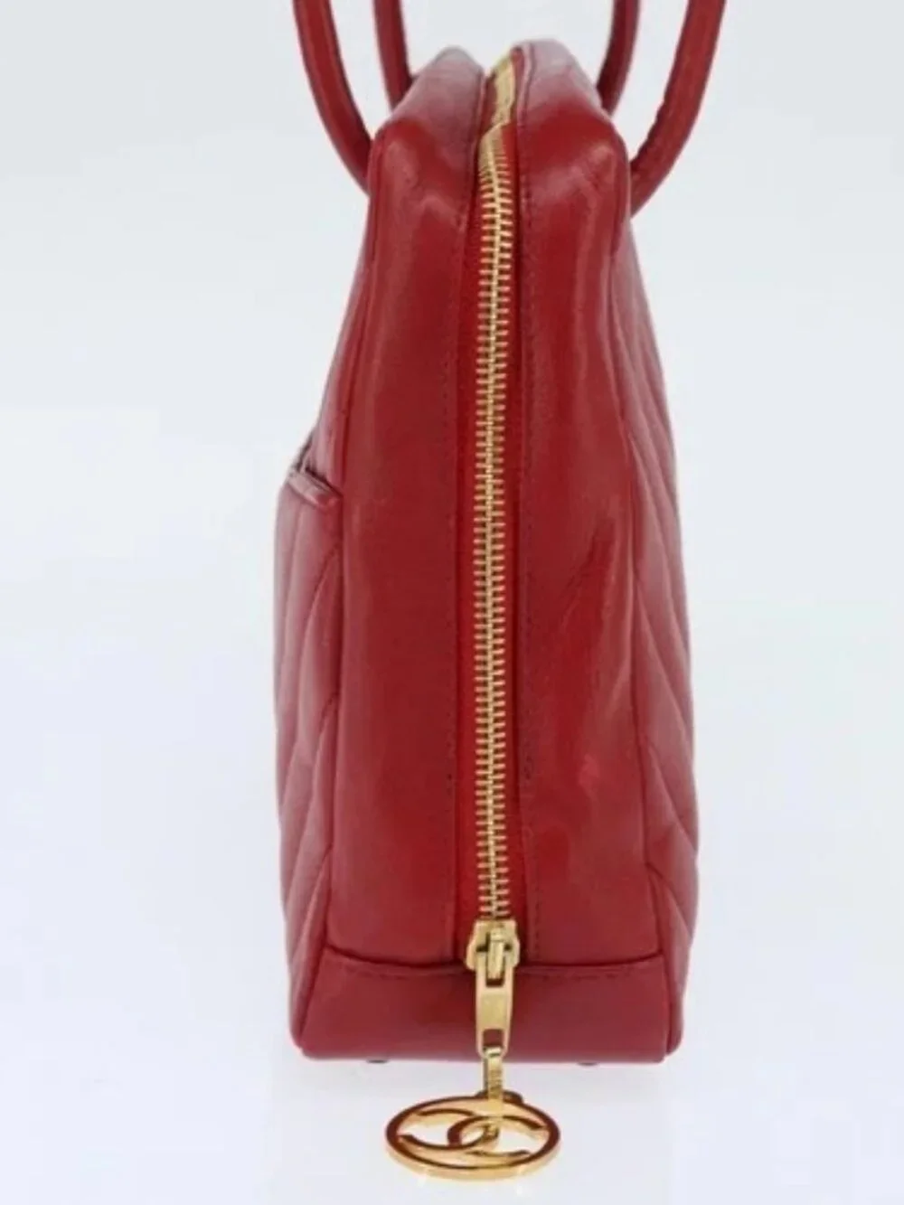 CHANEL brand	chanel color	red